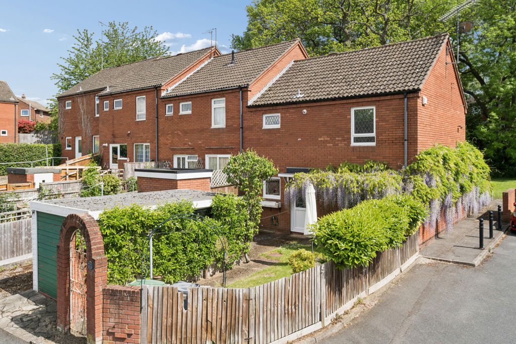 Deacon Close
